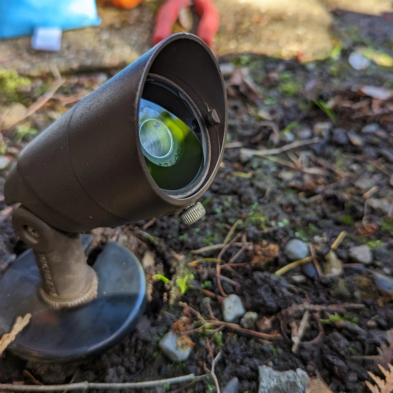 clean landscape lighting fixture after routine maintenance/cleaning